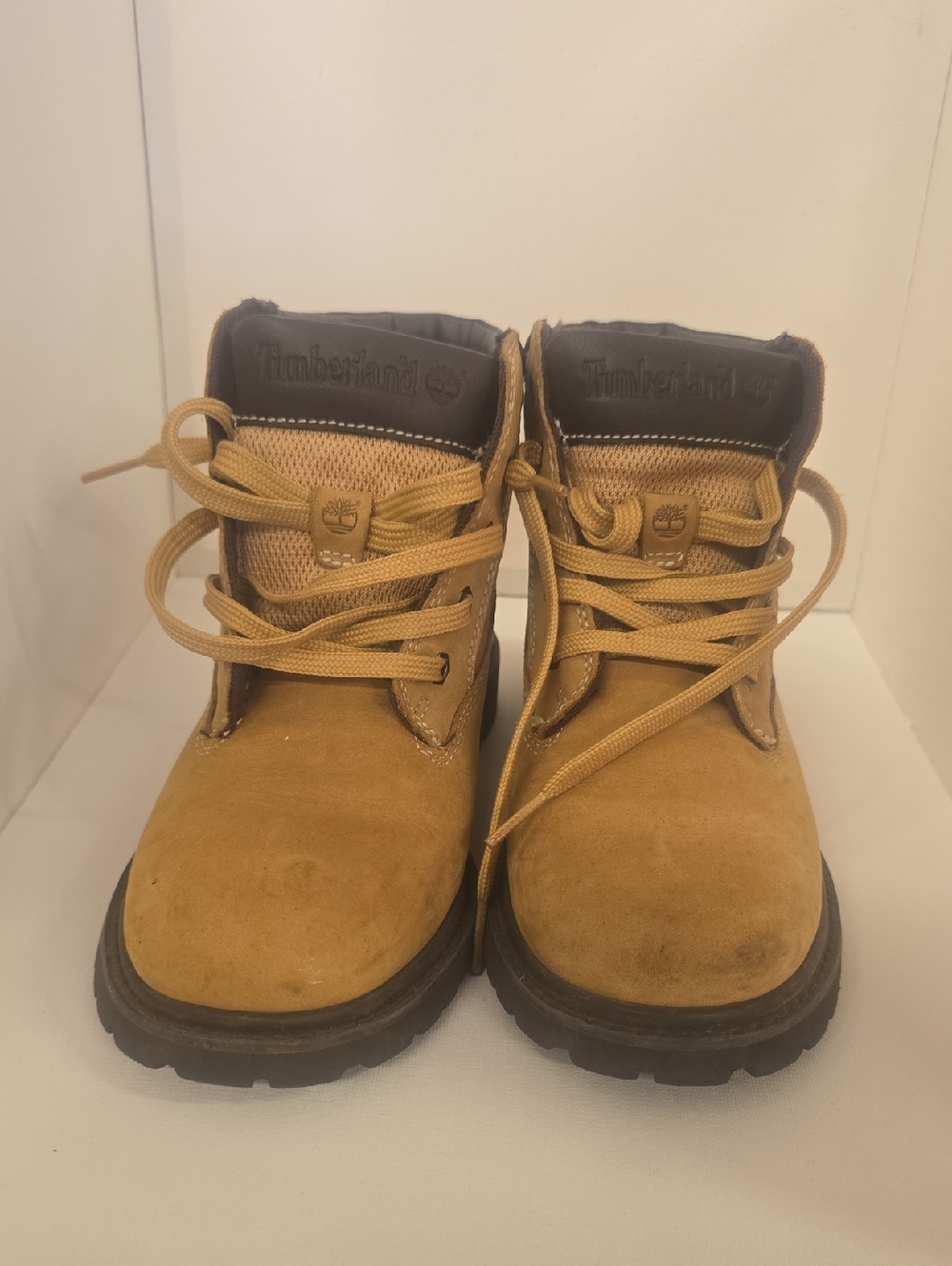 Timberland Woman's Wheat Yellow Lace-Up Boots 7M